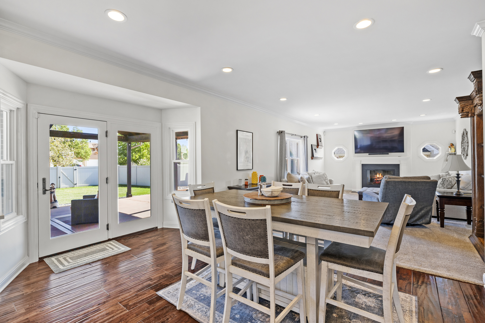 8025 Stonegate Drive, Tinley Park, IL 60487