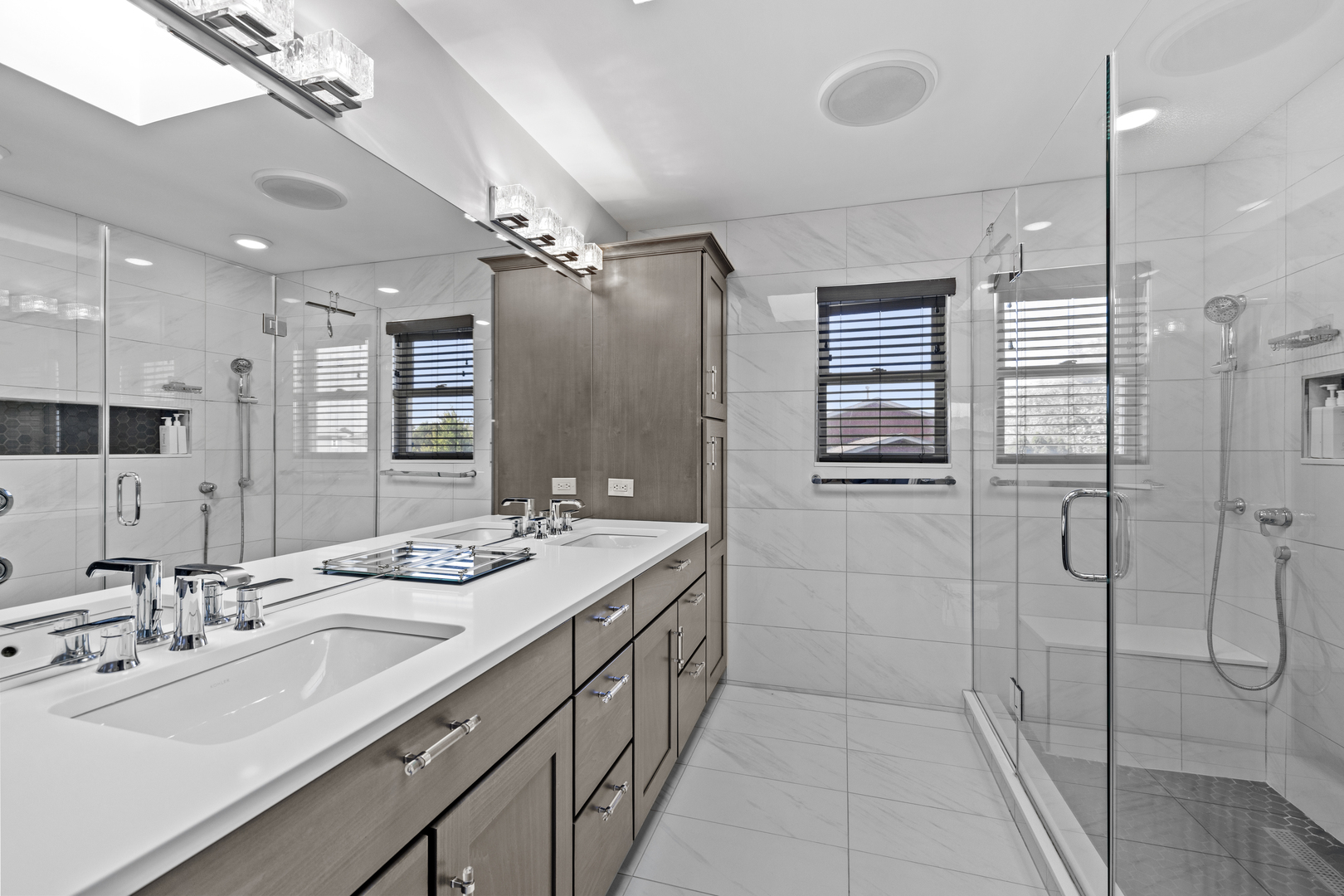 8025 Stonegate Drive, Tinley Park, IL 60487