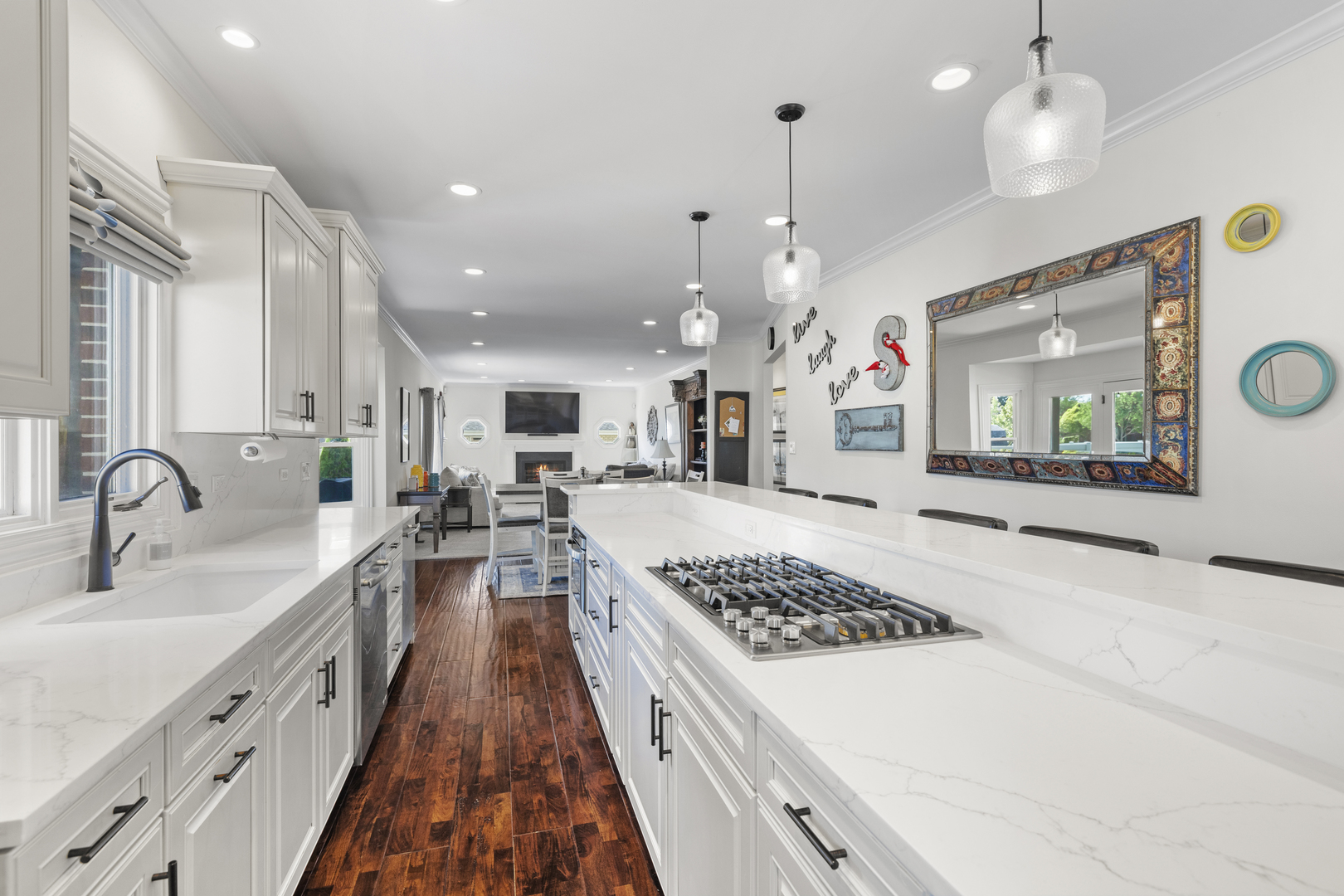 8025 Stonegate Drive, Tinley Park, IL 60487