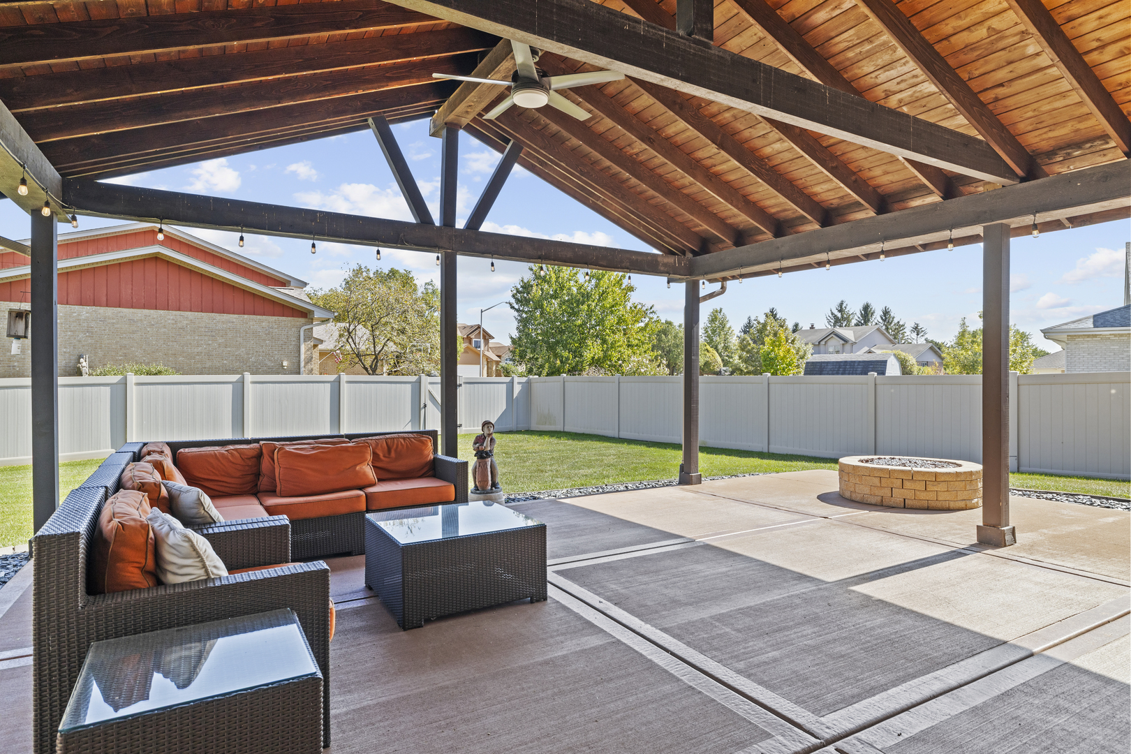 8025 Stonegate Drive, Tinley Park, IL 60487