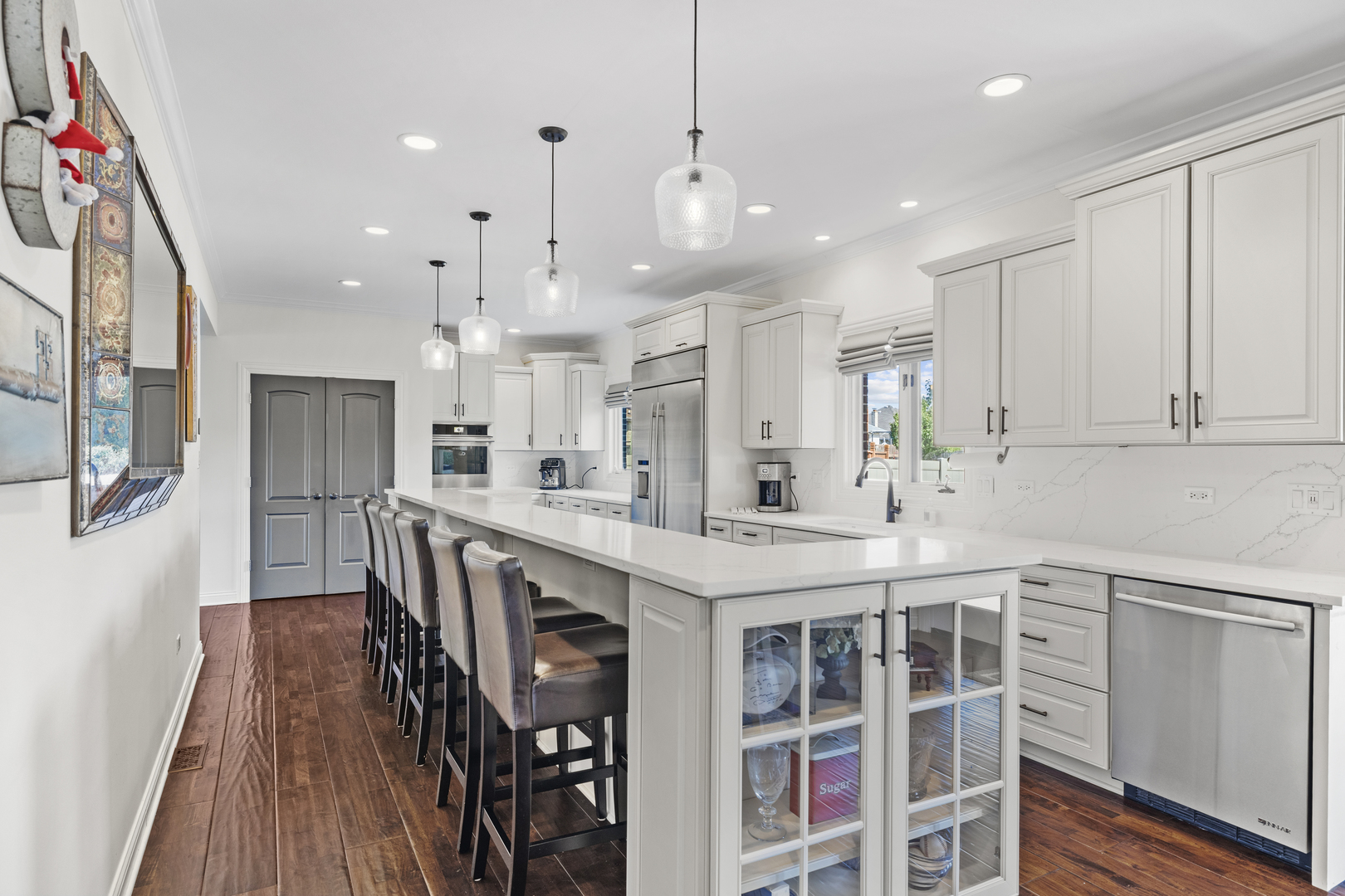 8025 Stonegate Drive, Tinley Park, IL 60487