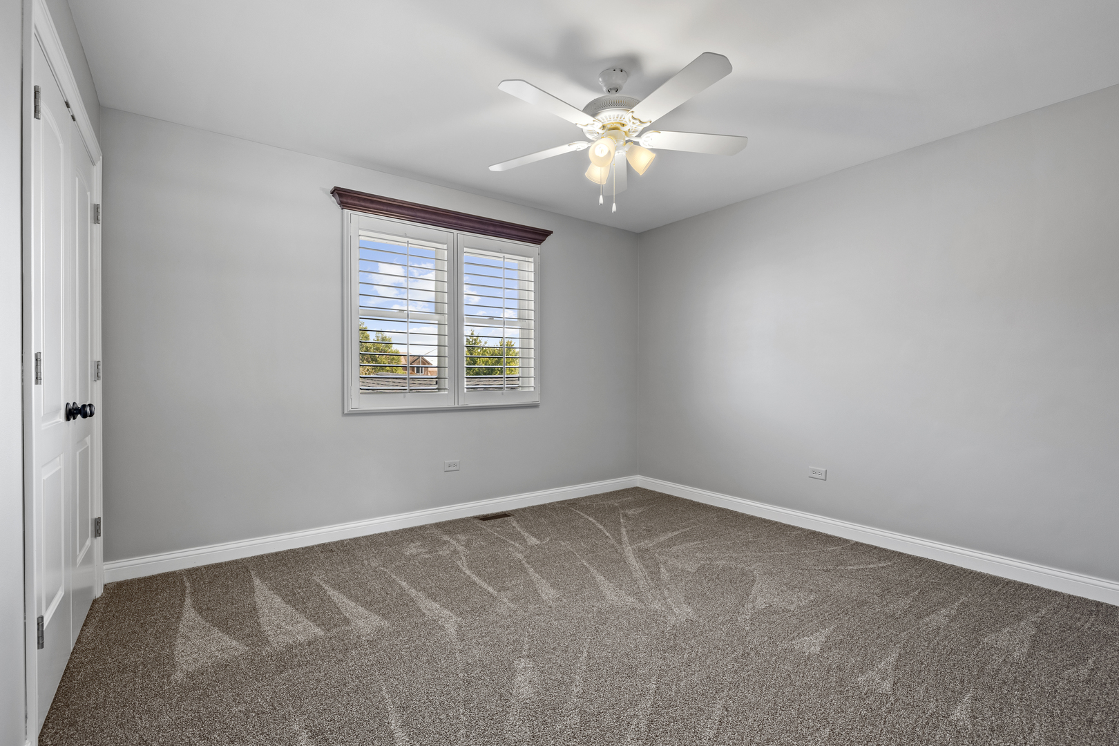 8025 Stonegate Drive, Tinley Park, IL 60487