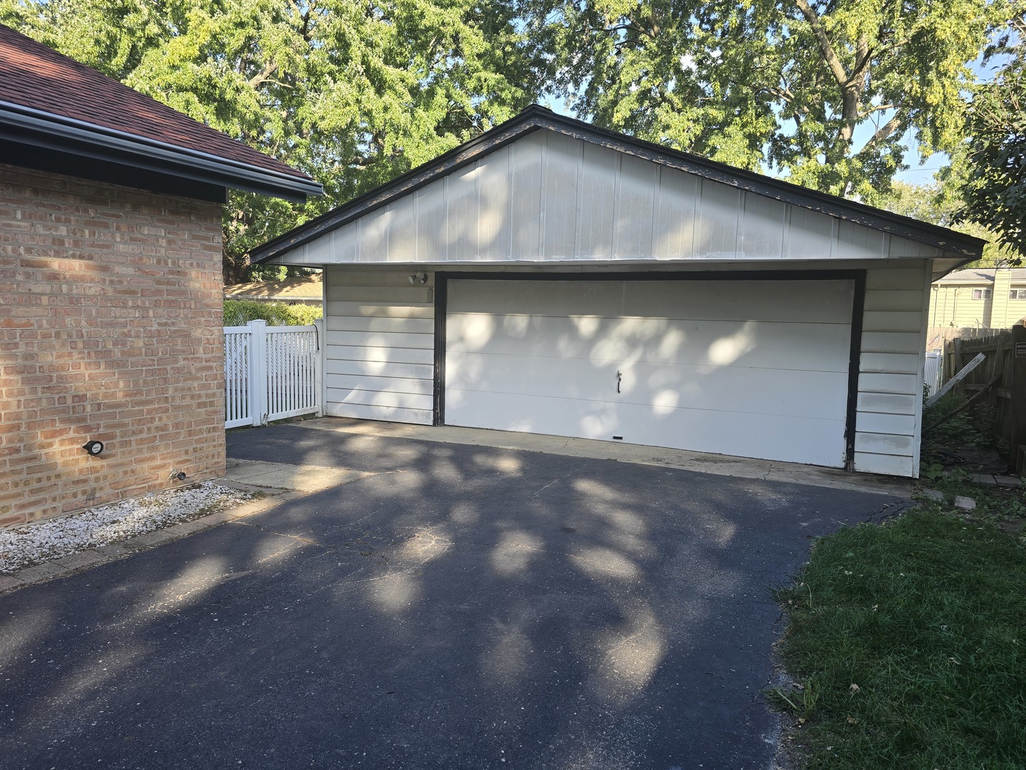 14431 Tripp Avenue, Midlothian, IL 60445