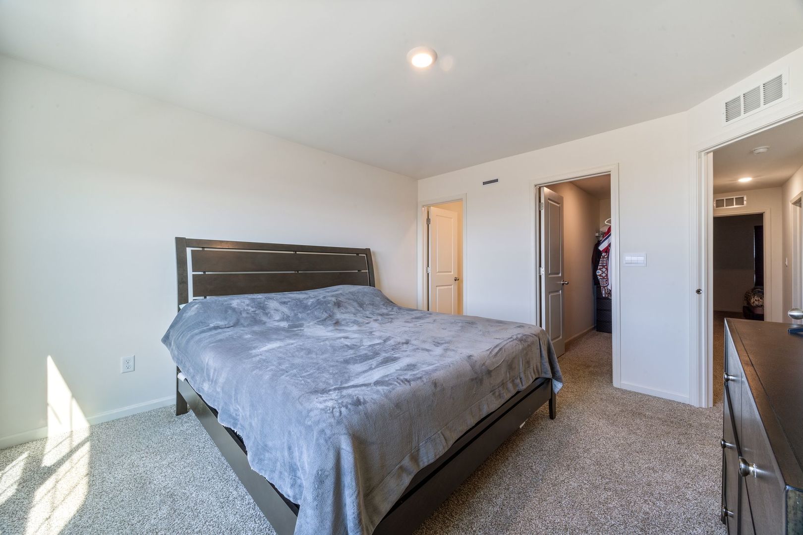 1127 Briar Glen Court, Hampshire, IL 60140