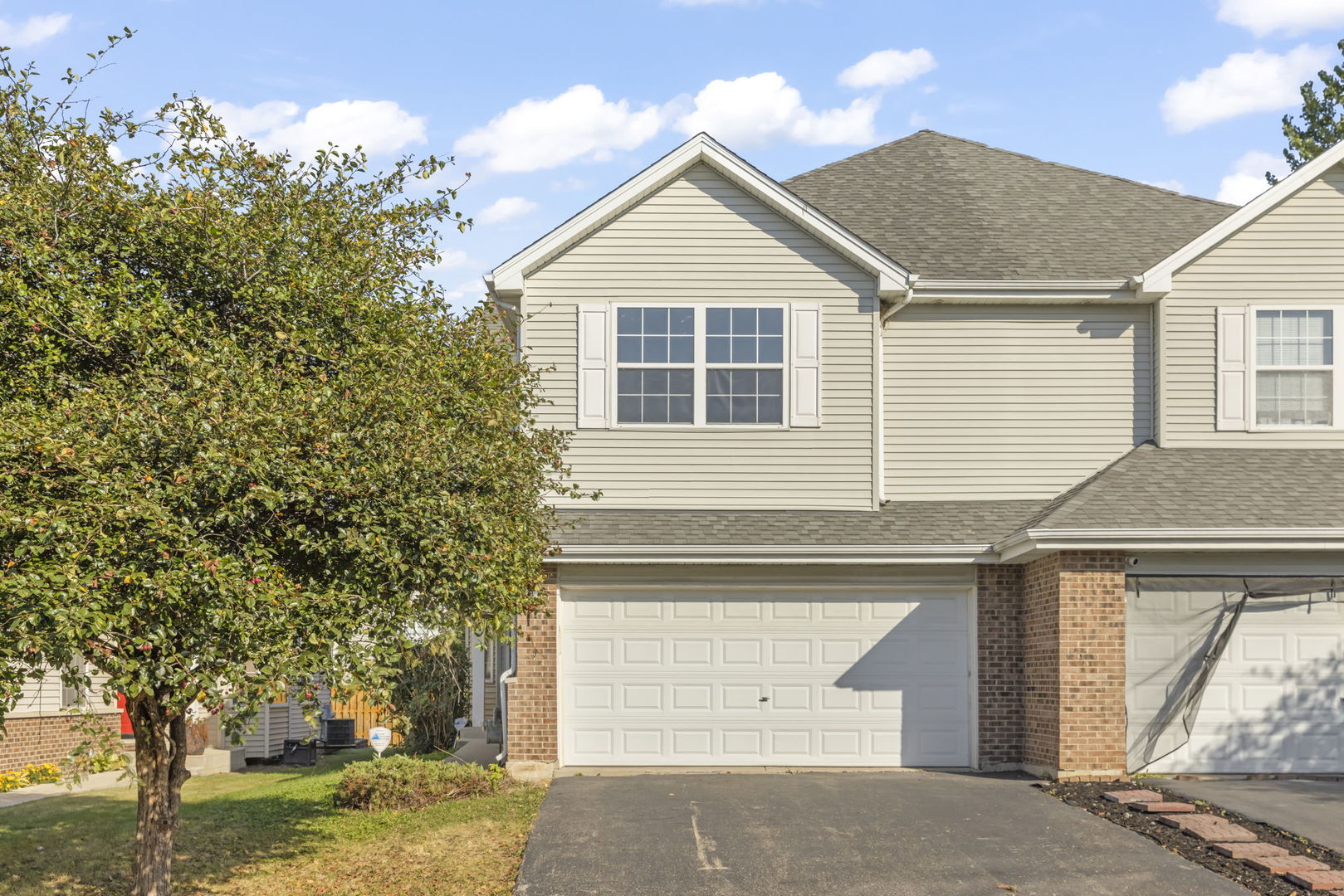 497 N FRIEH Drive, Romeoville, IL 60446