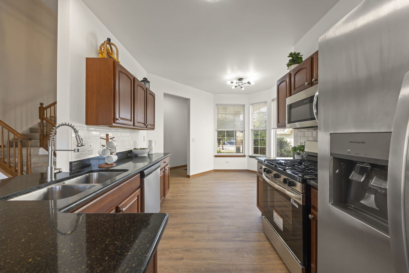 497 N FRIEH Drive, Romeoville, IL 60446