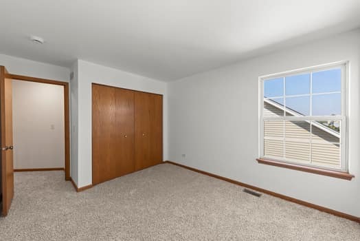 497 N FRIEH Drive, Romeoville, IL 60446