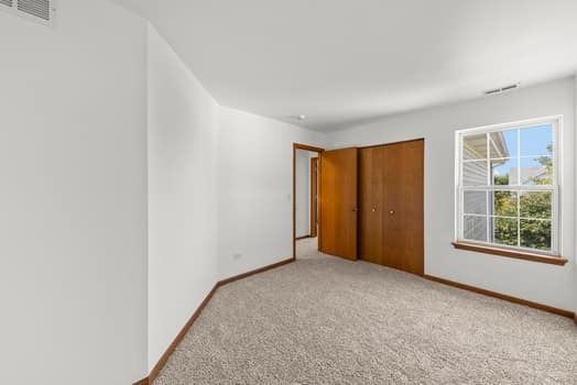 497 N FRIEH Drive, Romeoville, IL 60446