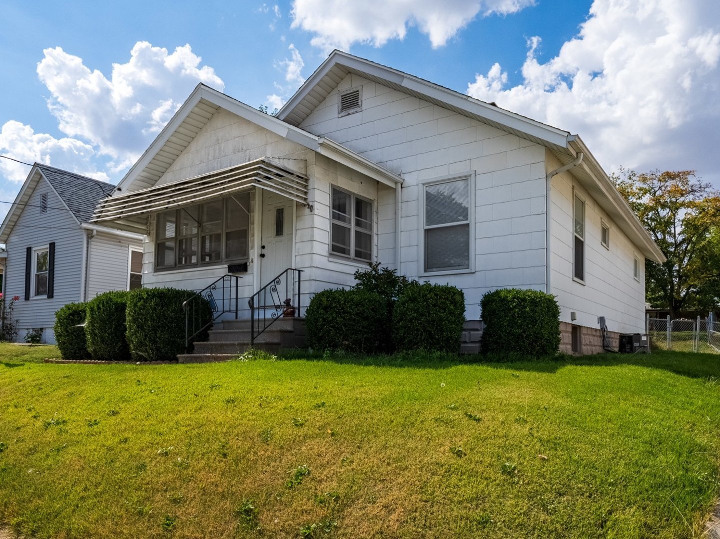 1227 Low Street, Bloomington, IL 61701