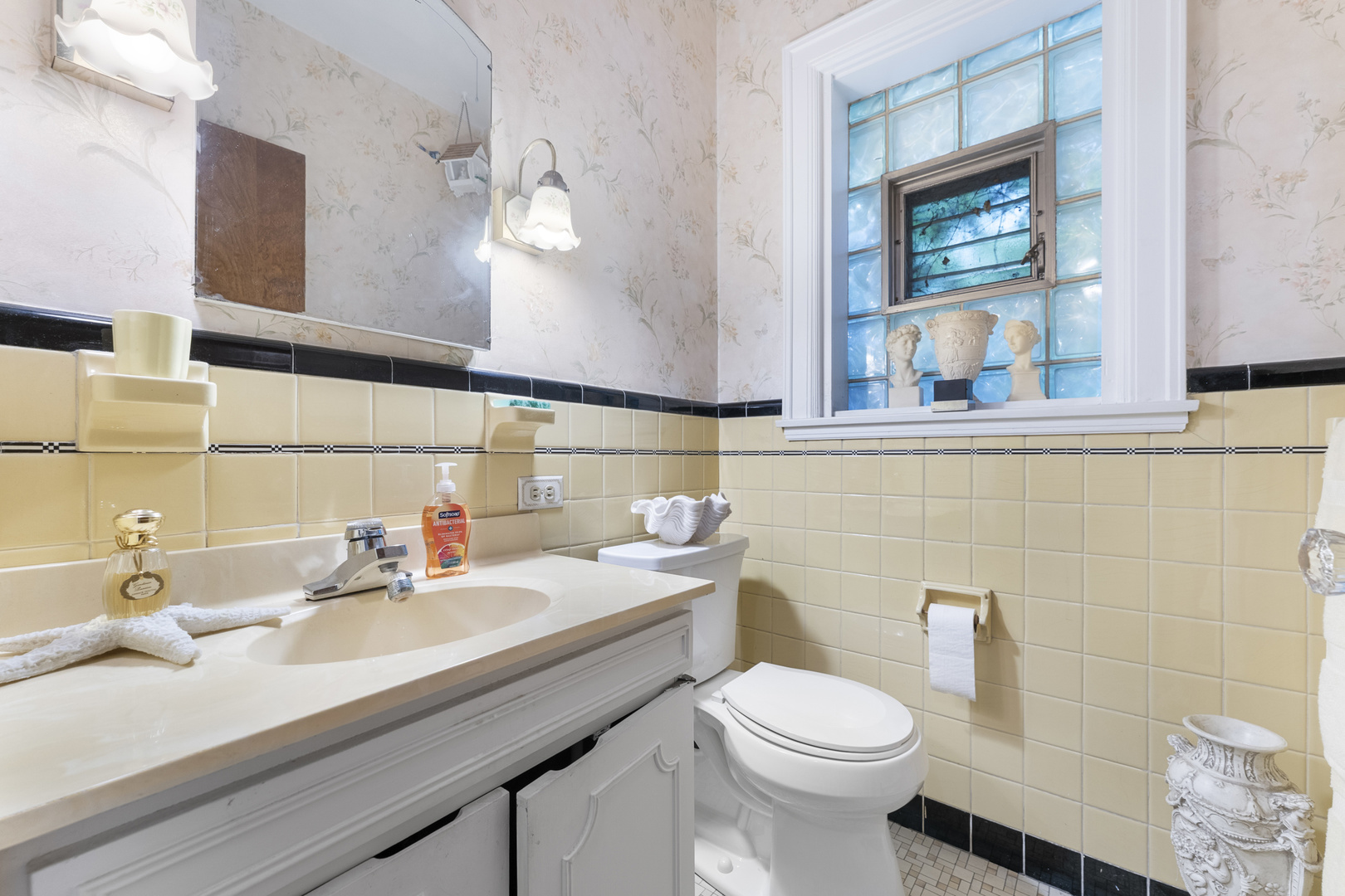 1700 N Natoma Avenue, Chicago, IL 60707