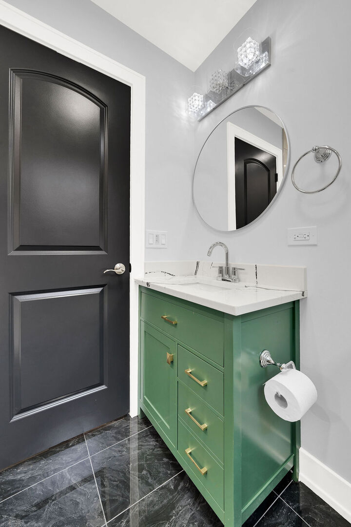 6629 S Hamilton Avenue, Chicago, IL 60636