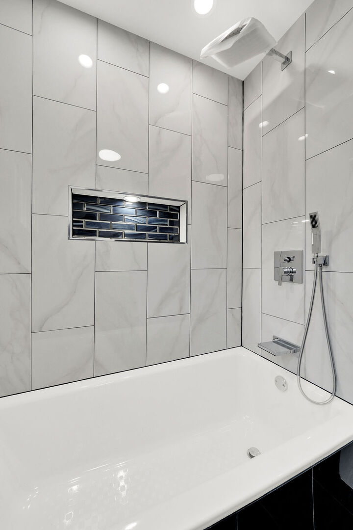 6629 S Hamilton Avenue, Chicago, IL 60636