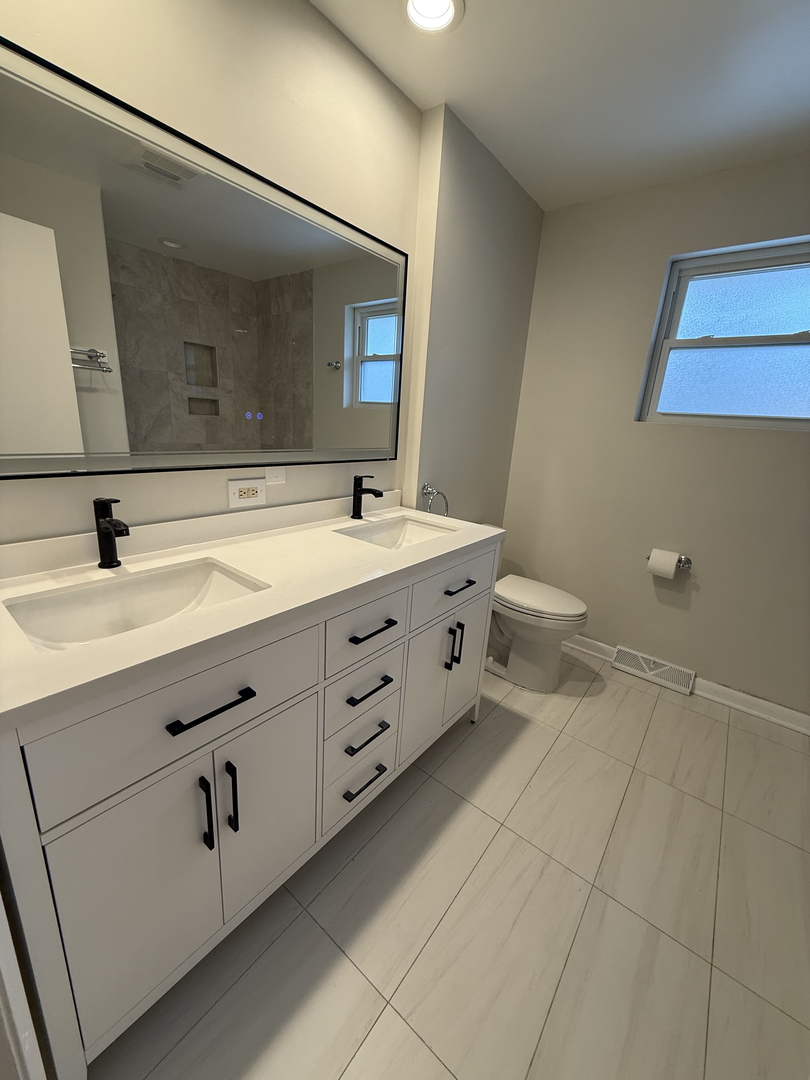 1S526 Nimitz Road, Oakbrook Terrace, IL 60181