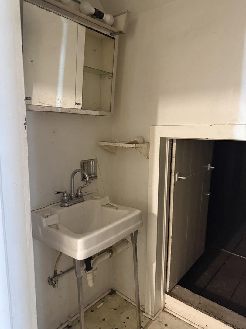 574 HERMAN Street, Crete, IL 60417