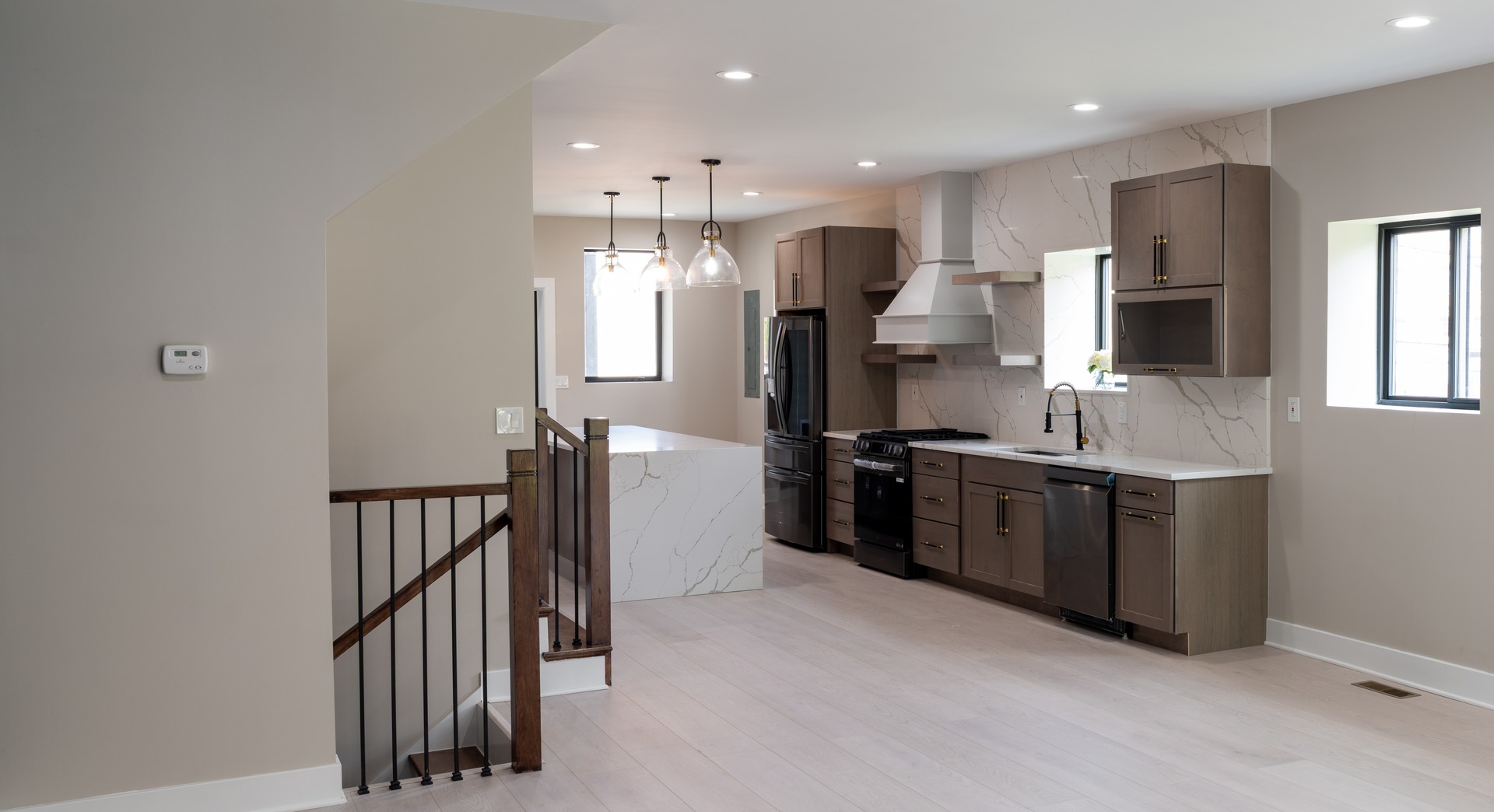 3530 W Van Buren Street, Chicago, IL 60624