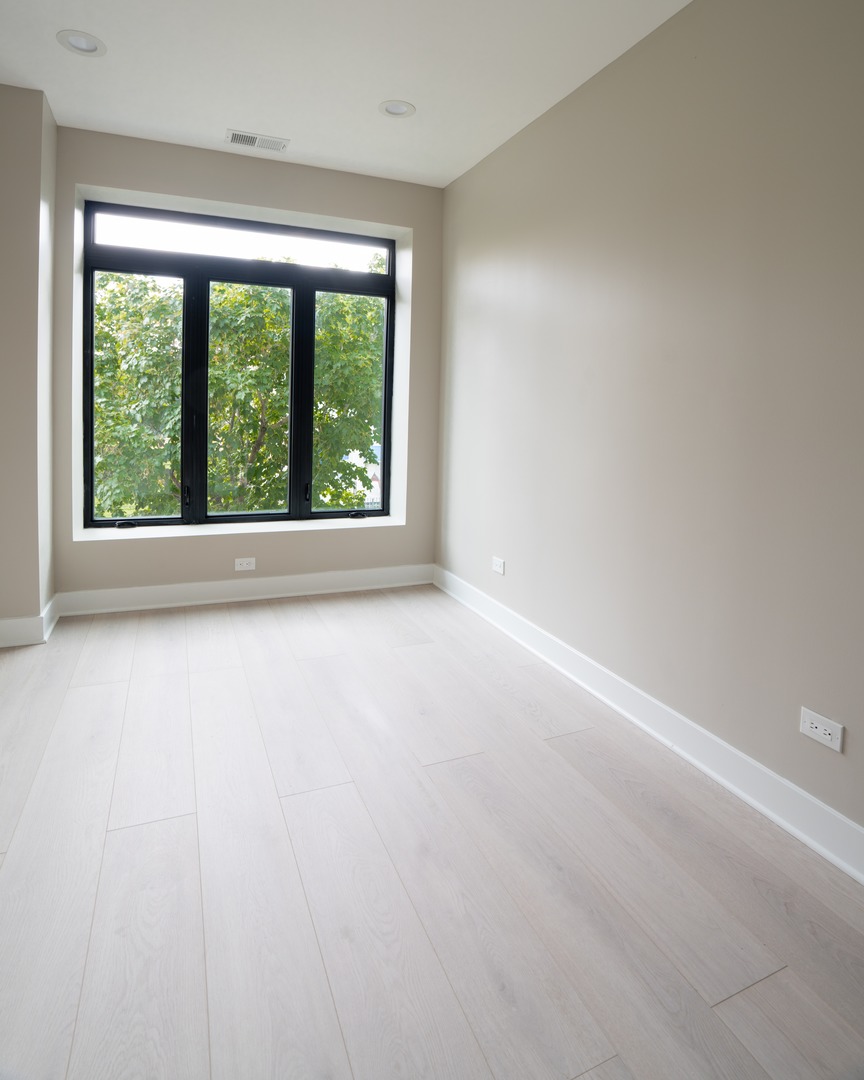 3530 W Van Buren Street, Chicago, IL 60624