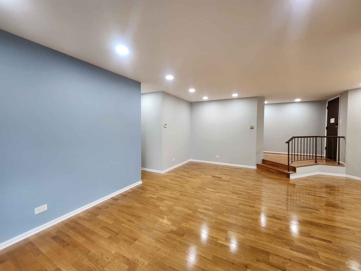 1044 Creekside Court #2B, Wheeling, IL 60090