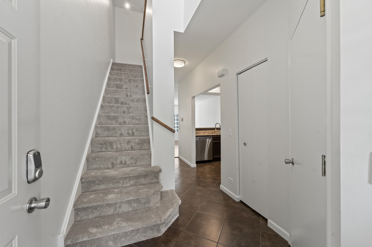 8045 Sierra Woods Lane, Carpentersville, IL 60110