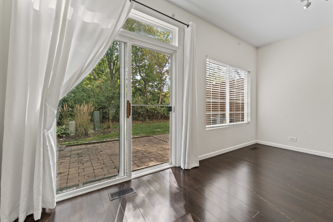 8045 Sierra Woods Lane, Carpentersville, IL 60110