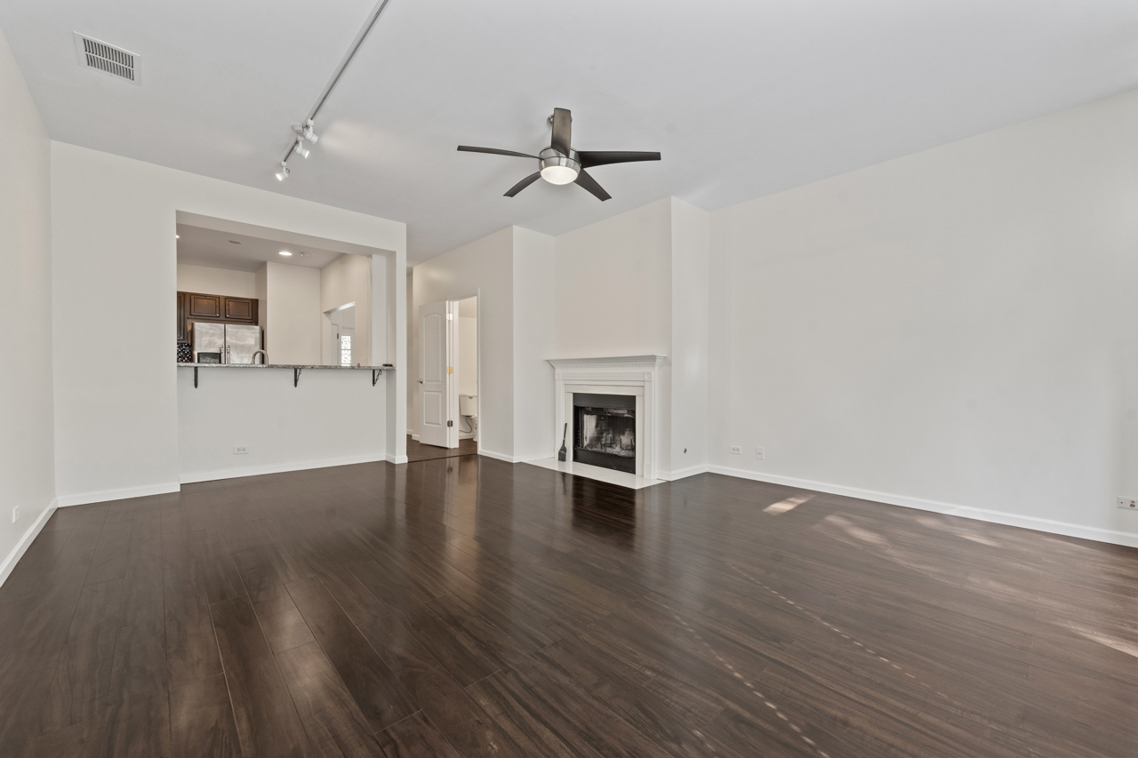 8045 Sierra Woods Lane, Carpentersville, IL 60110