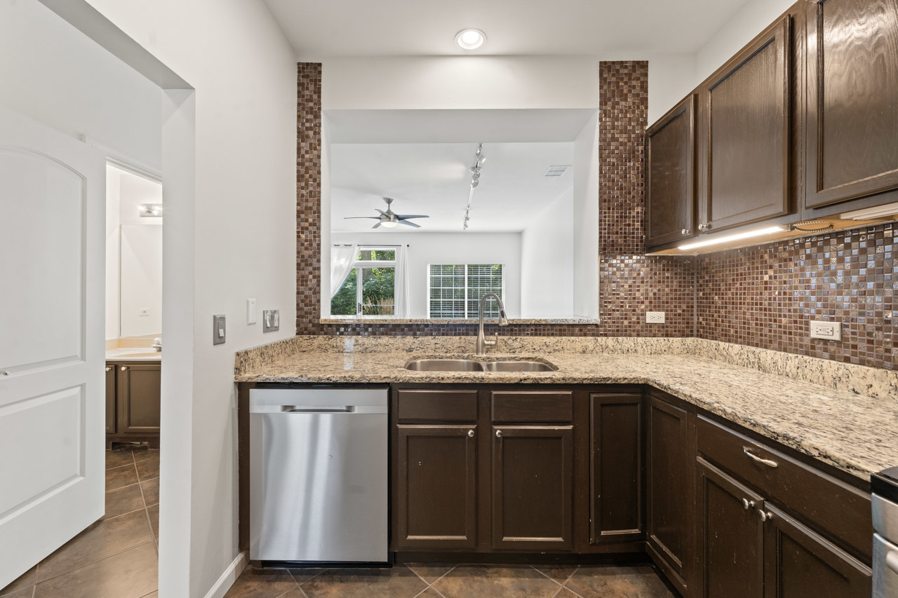 8045 Sierra Woods Lane, Carpentersville, IL 60110