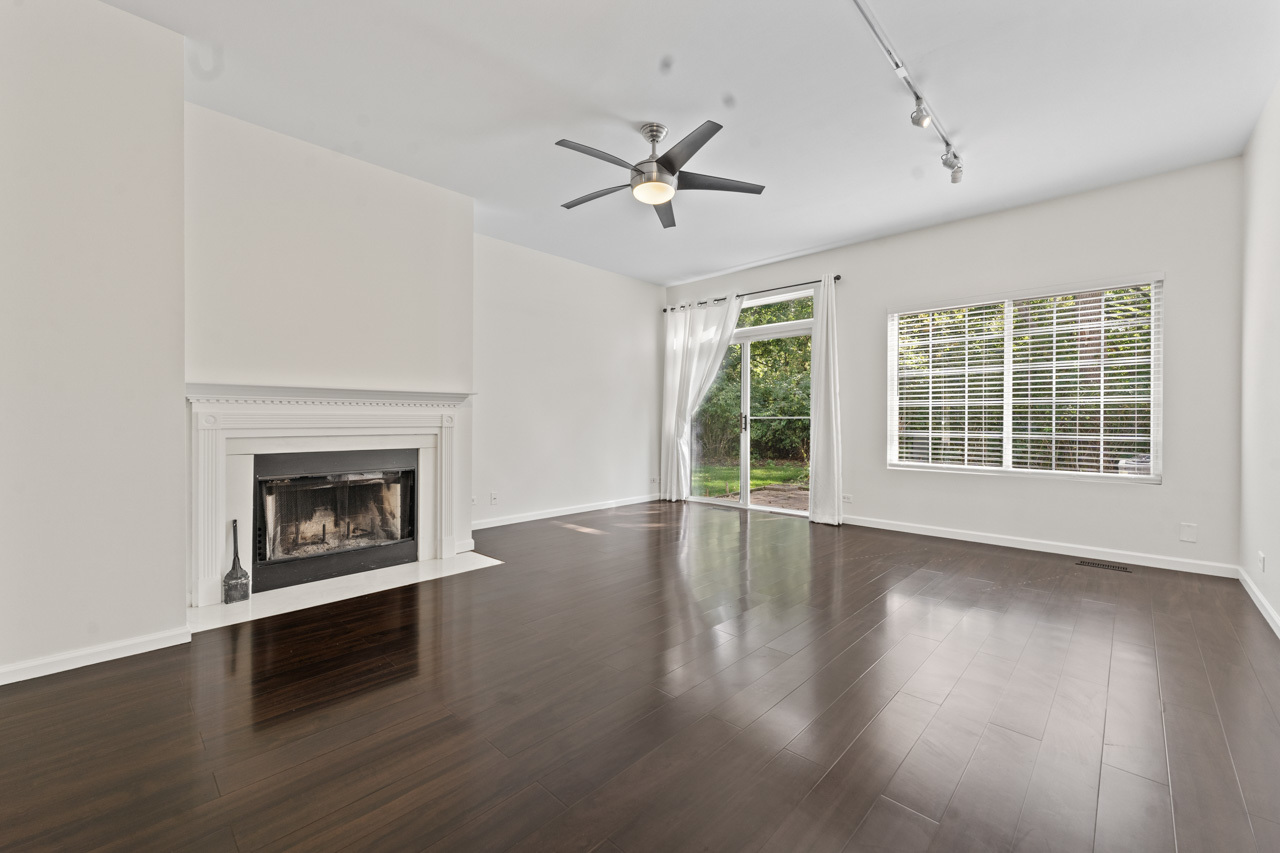 8045 Sierra Woods Lane, Carpentersville, IL 60110