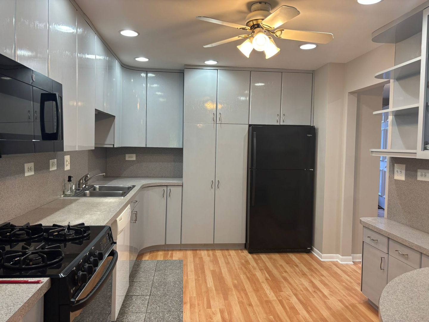 625 Pheasant Lane #625, Deerfield, IL 60015