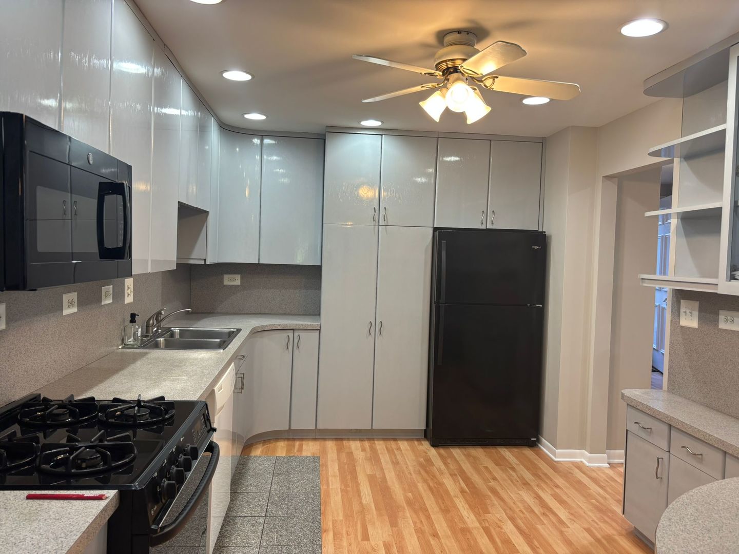 625 Pheasant Lane #625, Deerfield, IL 60015