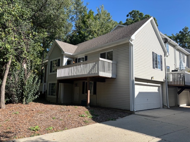 301 W Treehouse Lane #301, Round Lake, IL 60073