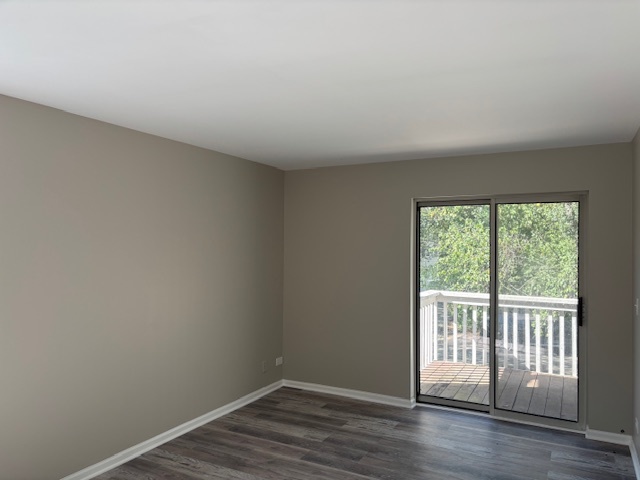 301 W Treehouse Lane #301, Round Lake, IL 60073