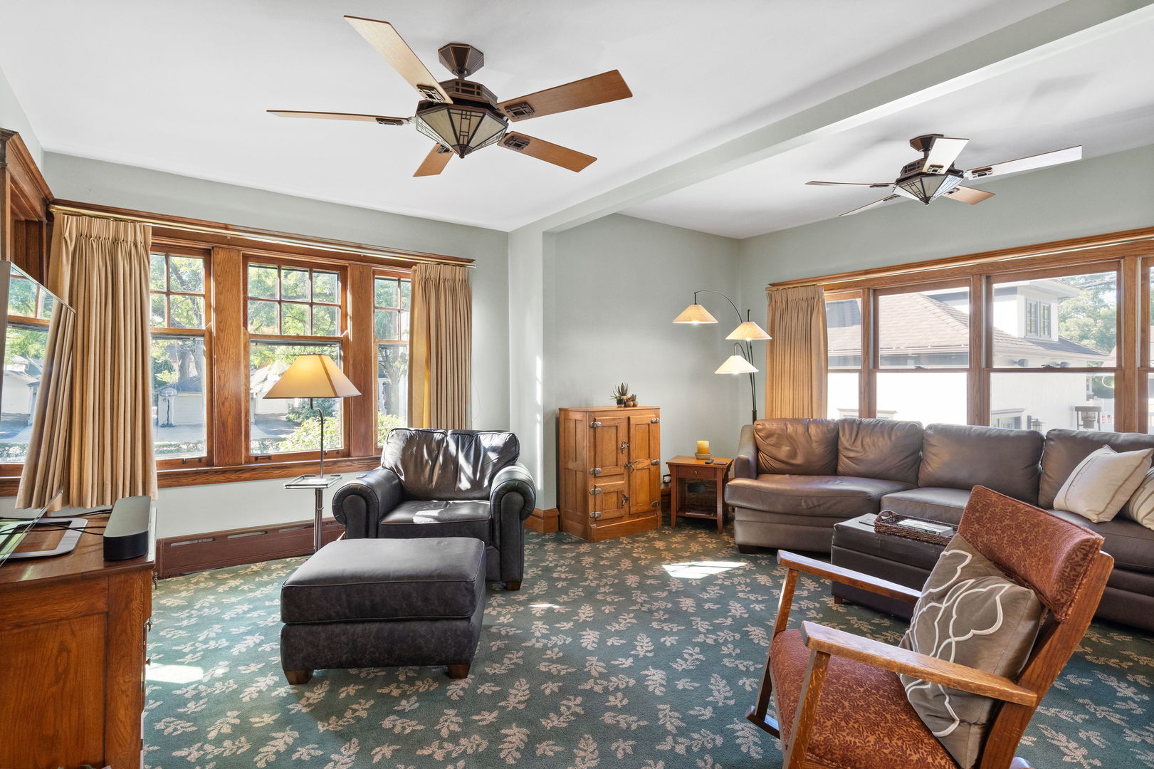 215 E Elm Avenue, La Grange, IL 60525