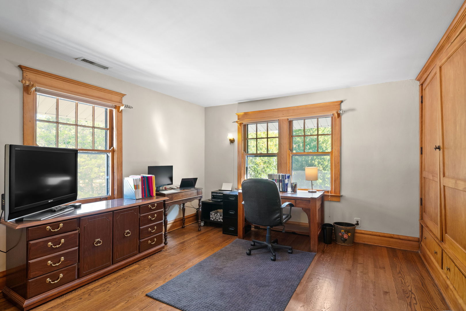 215 E Elm Avenue, La Grange, IL 60525