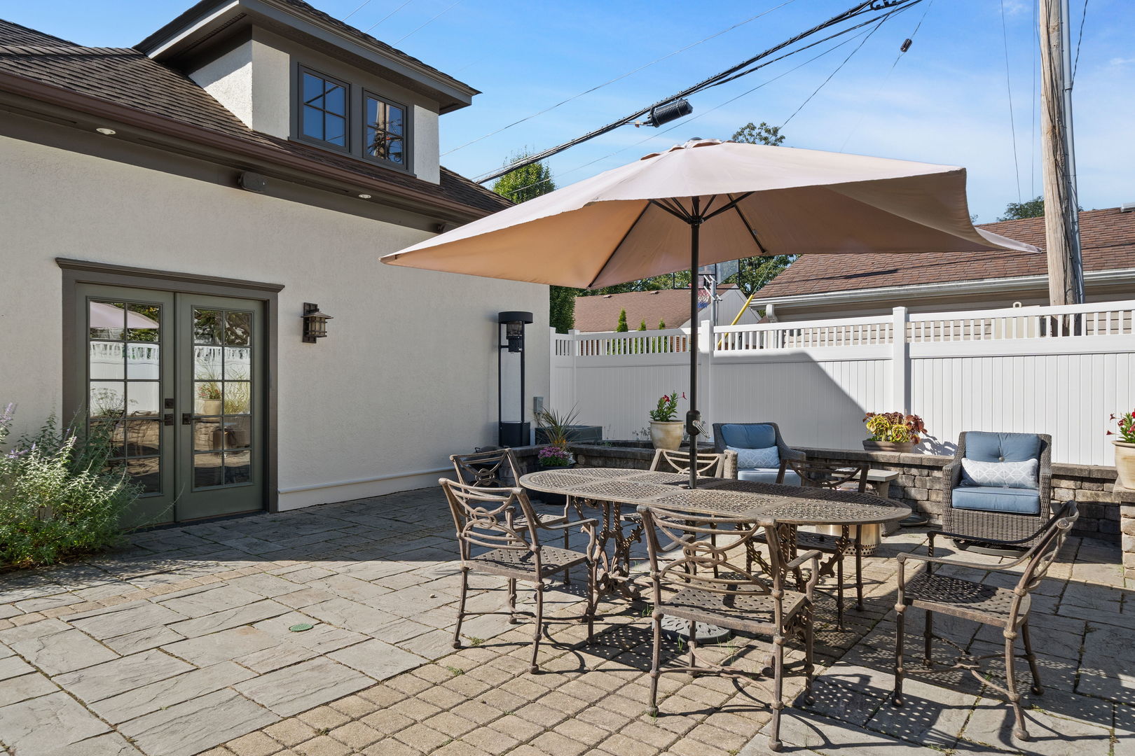 215 E Elm Avenue, La Grange, IL 60525