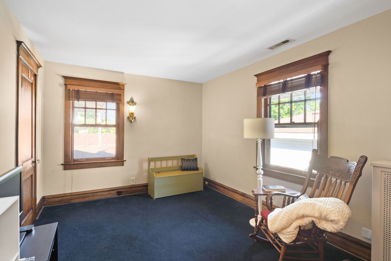 215 E Elm Avenue, La Grange, IL 60525