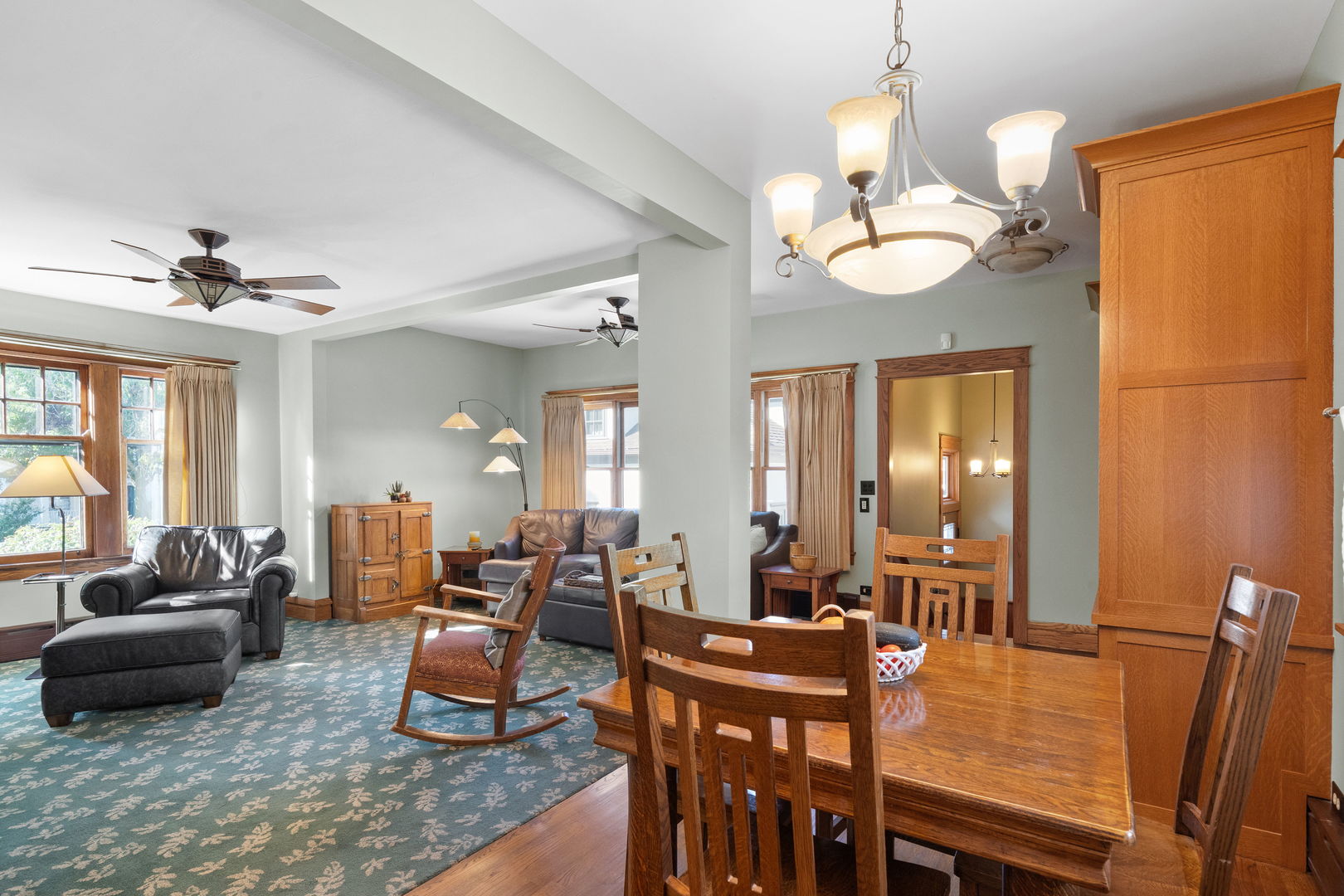 215 E Elm Avenue, La Grange, IL 60525