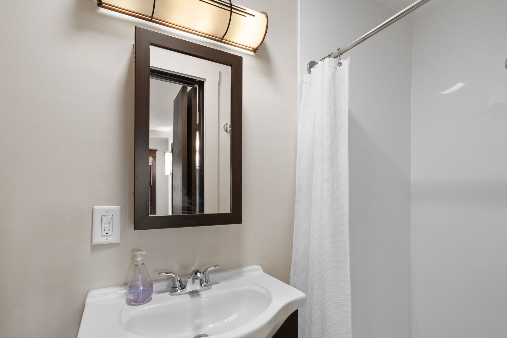 215 E Elm Avenue, La Grange, IL 60525