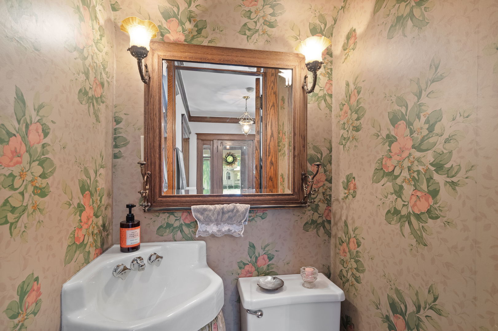 215 E Elm Avenue, La Grange, IL 60525