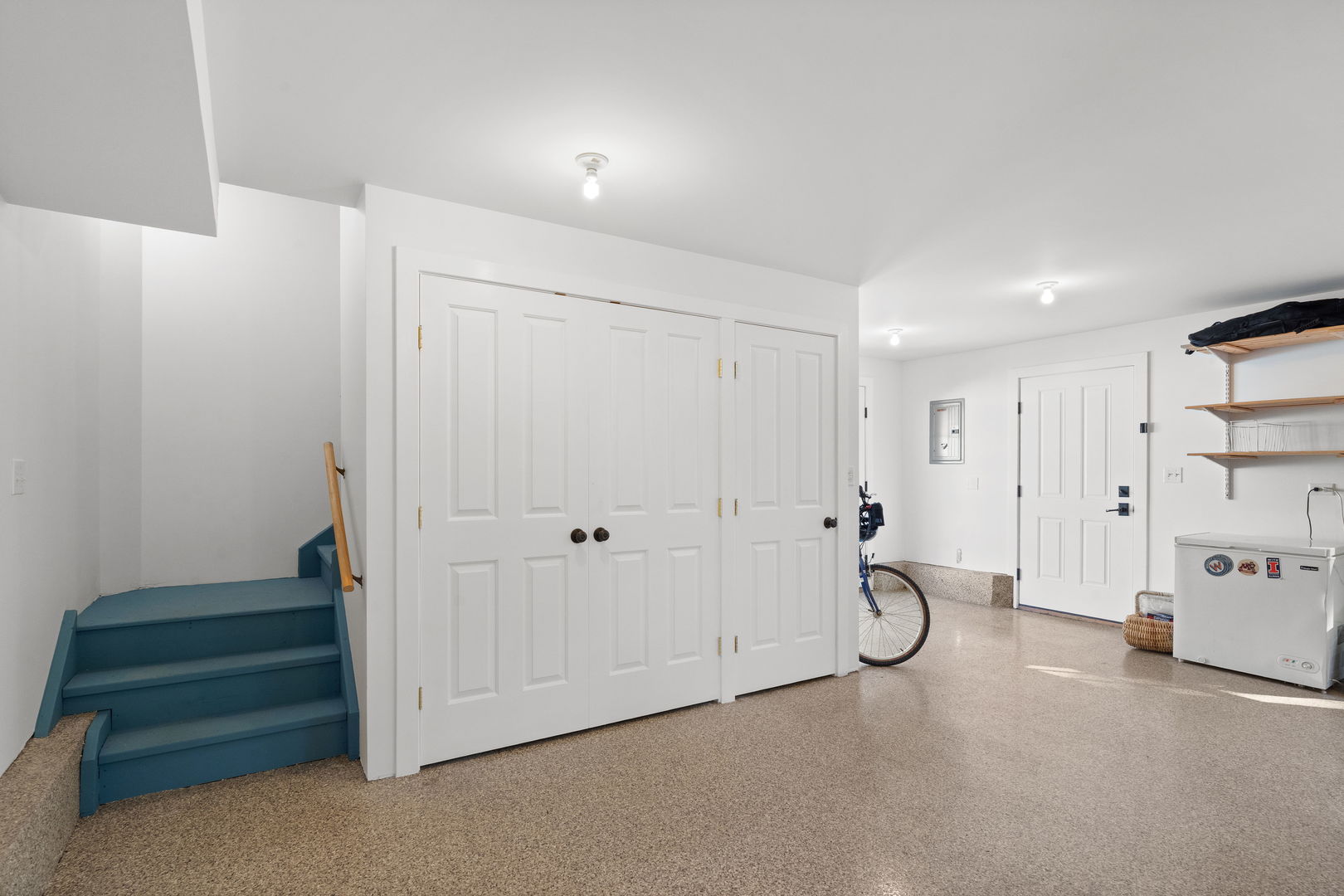 215 E Elm Avenue, La Grange, IL 60525