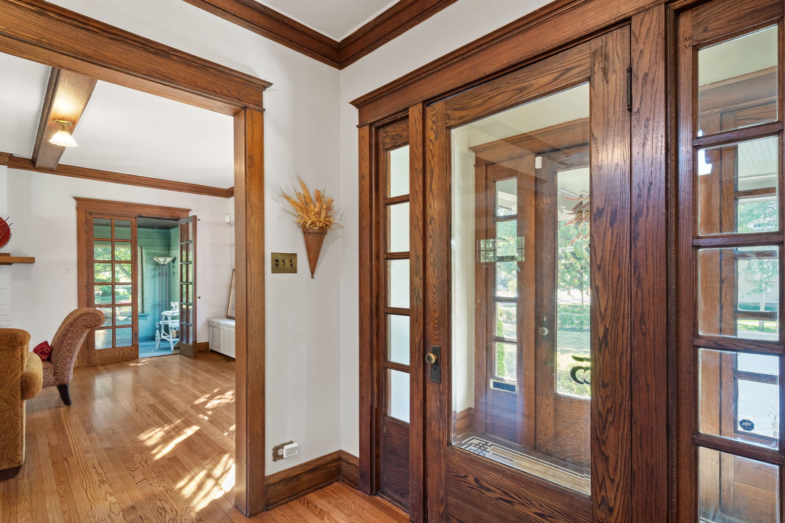 215 E Elm Avenue, La Grange, IL 60525