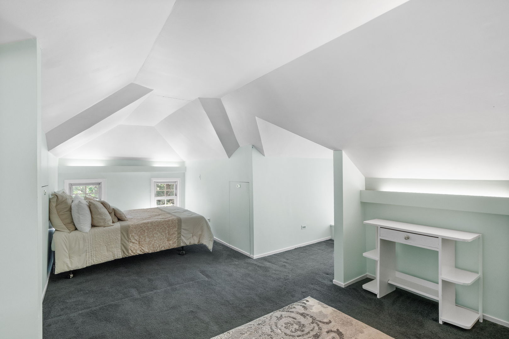 215 E Elm Avenue, La Grange, IL 60525