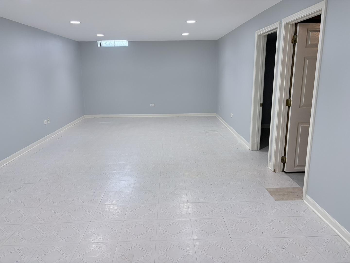 97 N Walnut Lane, Schaumburg, IL 60194