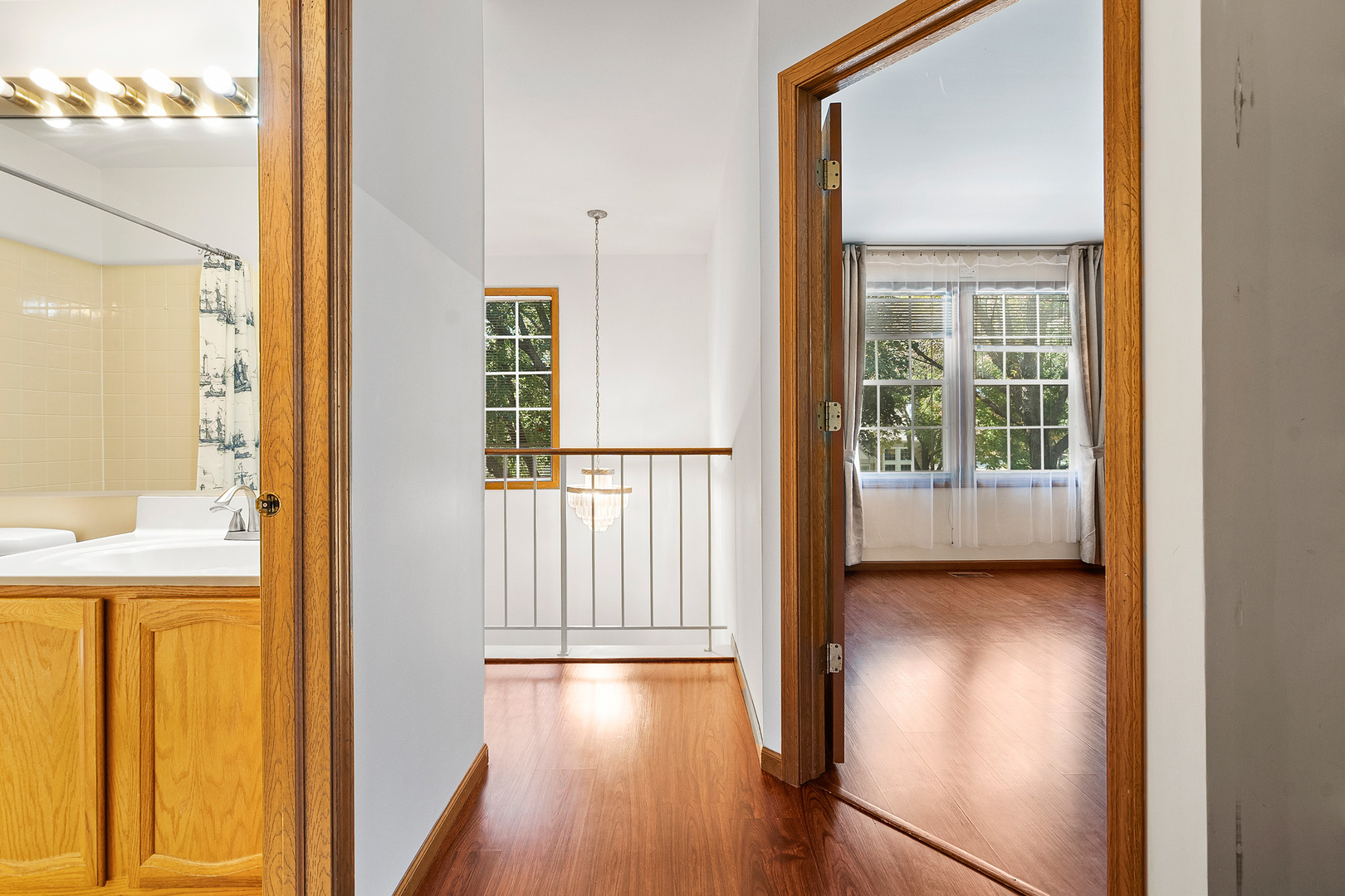 1404 W Sapphire Drive, Hoffman Estates, IL 60192