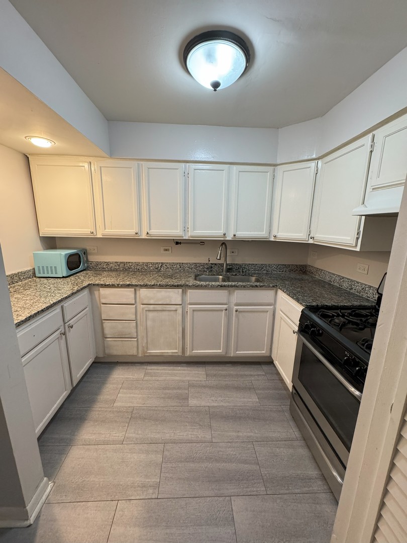 6027 103rd Street #1A, Chicago Ridge, IL 60415