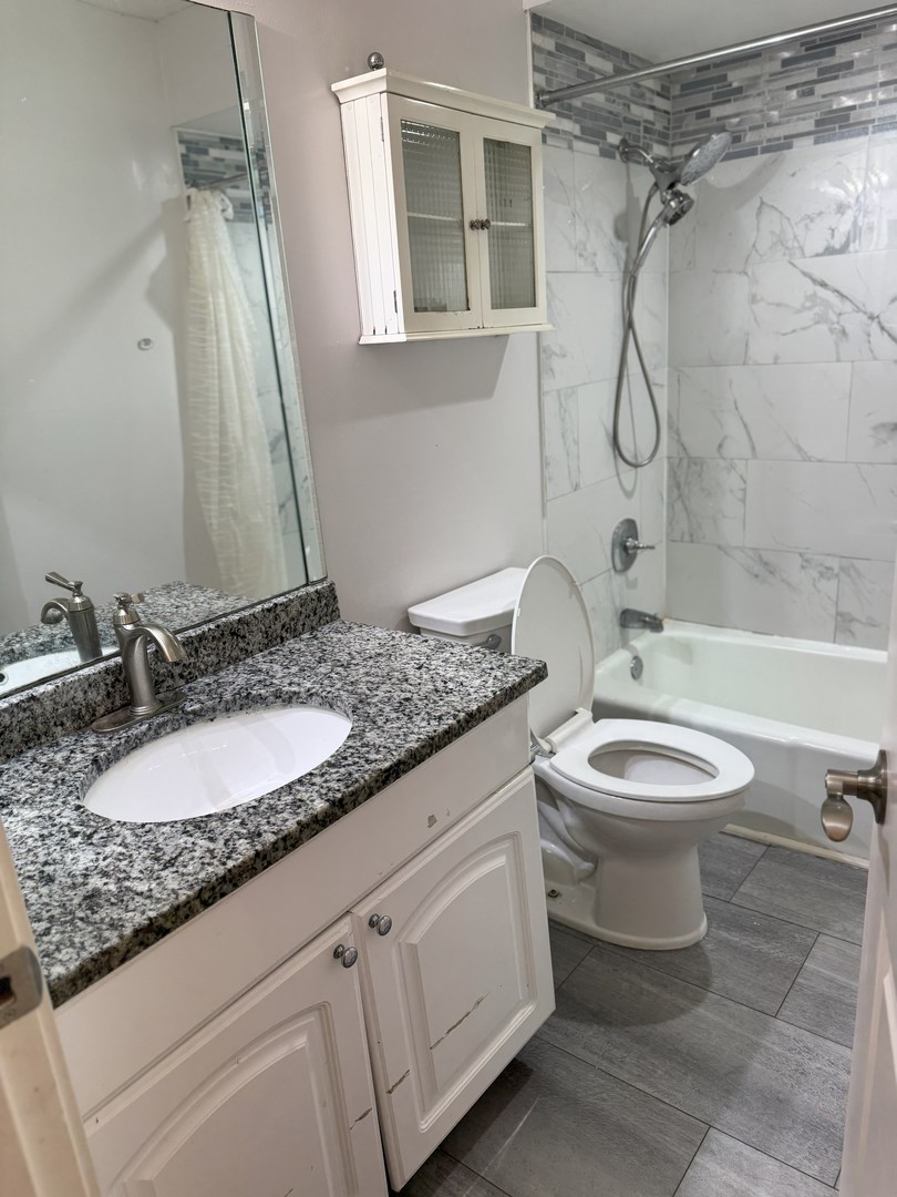 6027 103rd Street #1A, Chicago Ridge, IL 60415