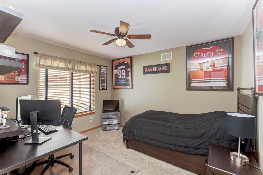 21649 W Larch Drive, Plainfield, IL 60544