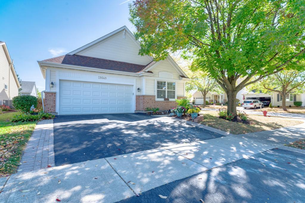 21649 W Larch Drive, Plainfield, IL 60544