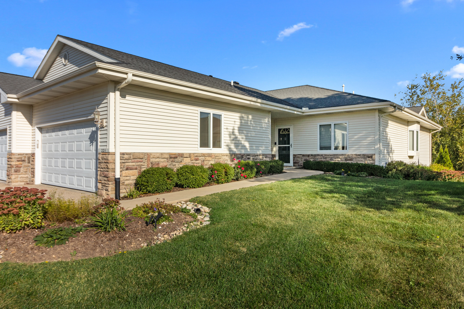 229 Creekside Place, Delavan, WI 53115