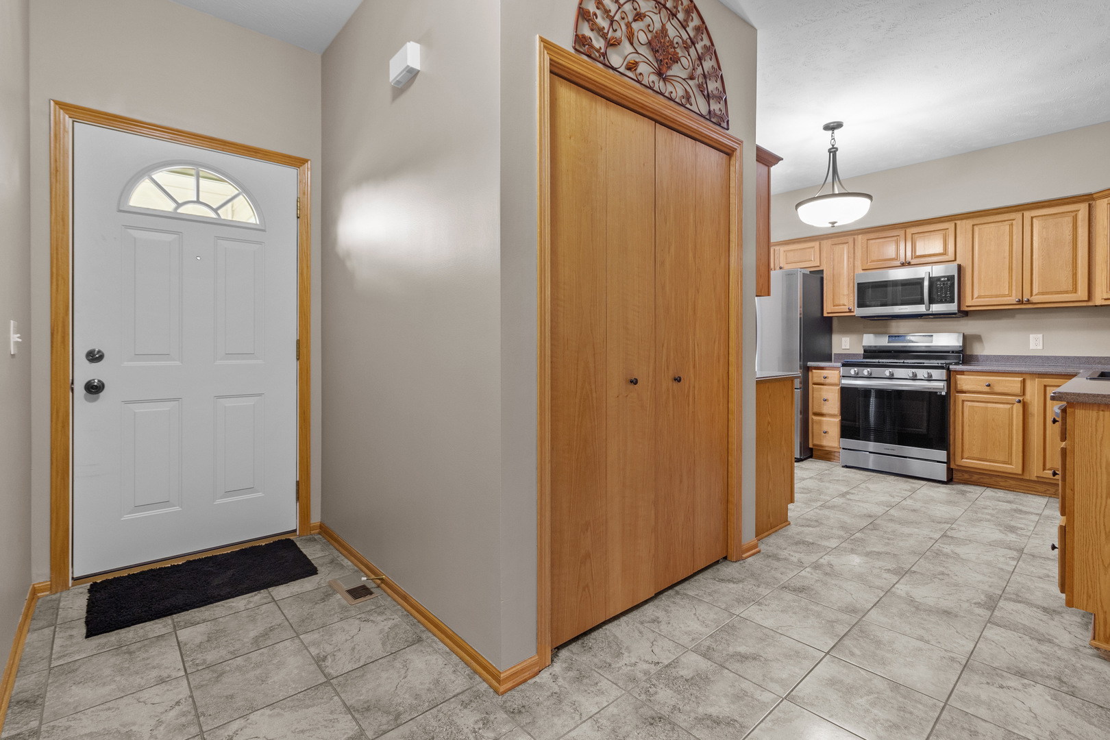 229 Creekside Place, Delavan, WI 53115