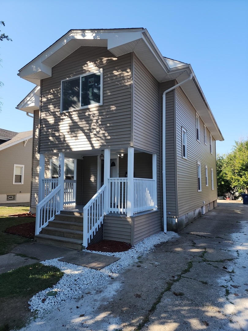 600 SUNDERLIN Street, Waukegan, IL 60085