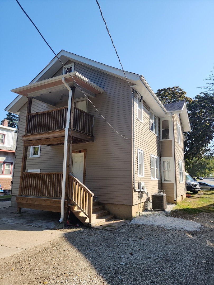 600 SUNDERLIN Street, Waukegan, IL 60085